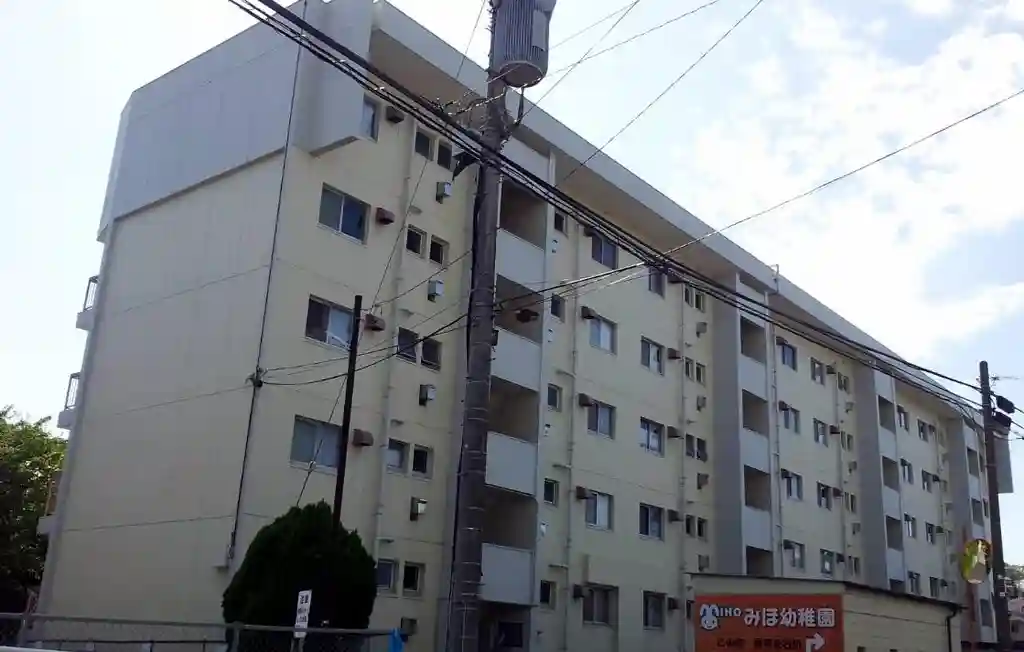 三保アパルト 外観