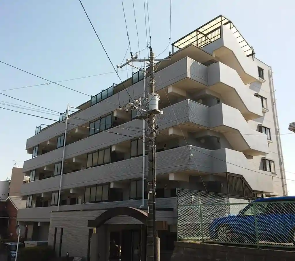 エレガンス伊勢原 外観