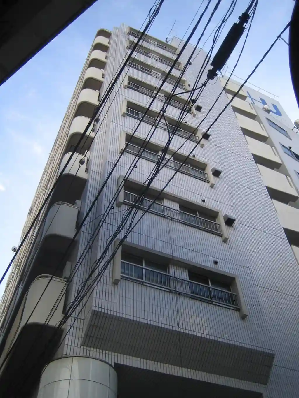 ニューパース上大岡 外観
