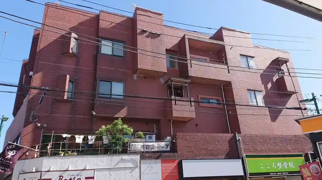 フロント中井 外観
