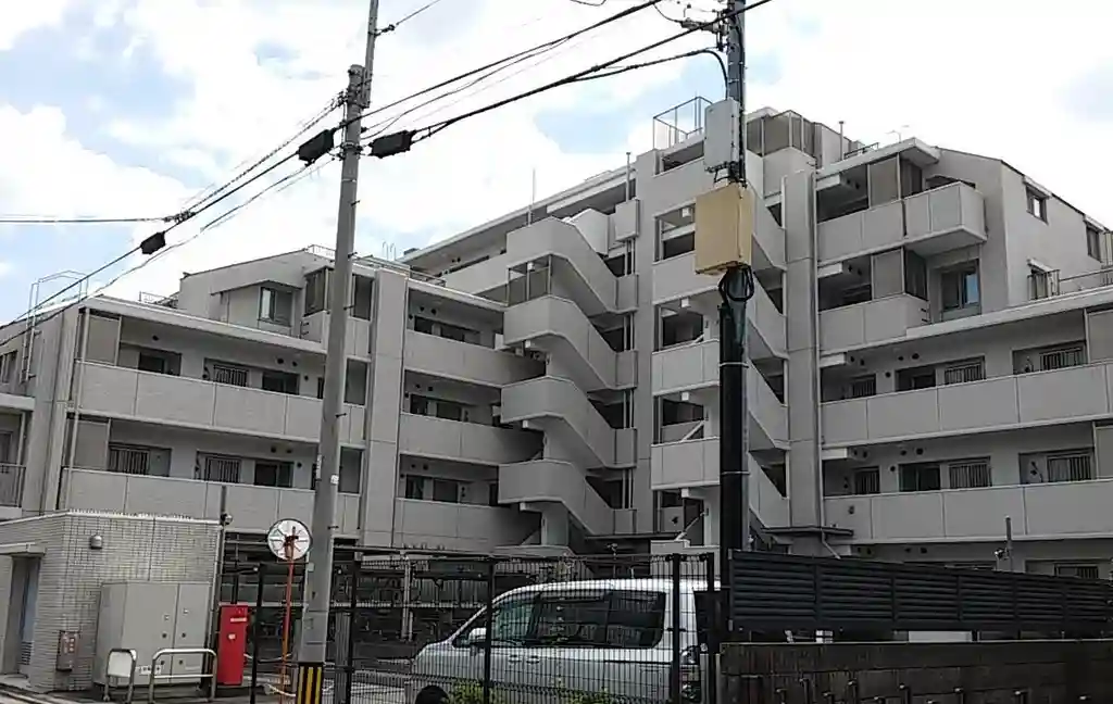 パークホームズ久米川 外観