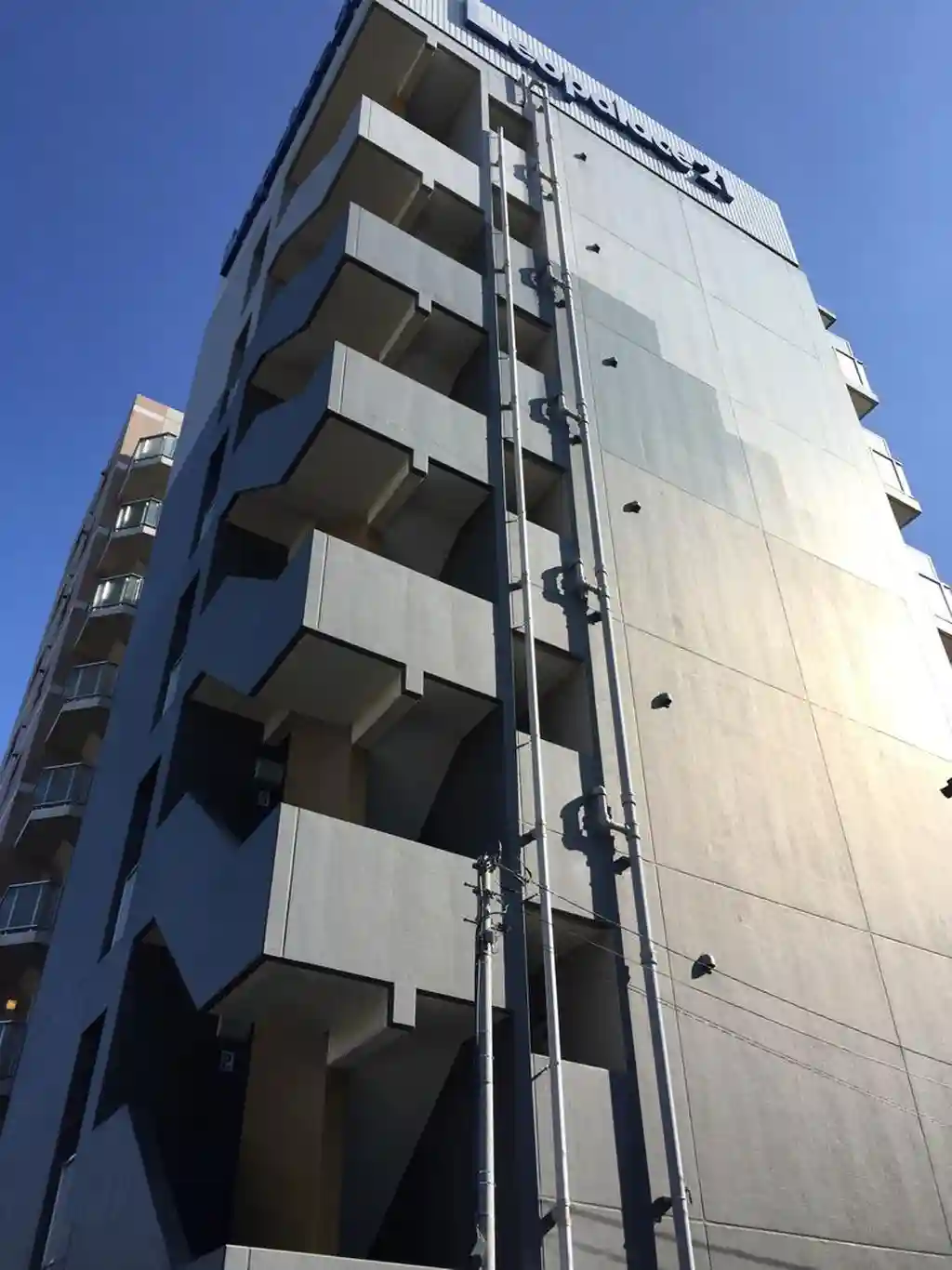 レオパレスFLAT浦和 外観