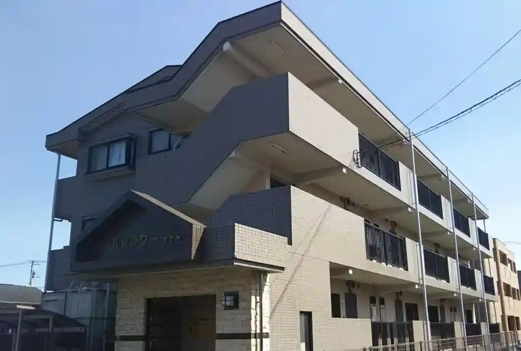 ベルフラワーすずき 外観