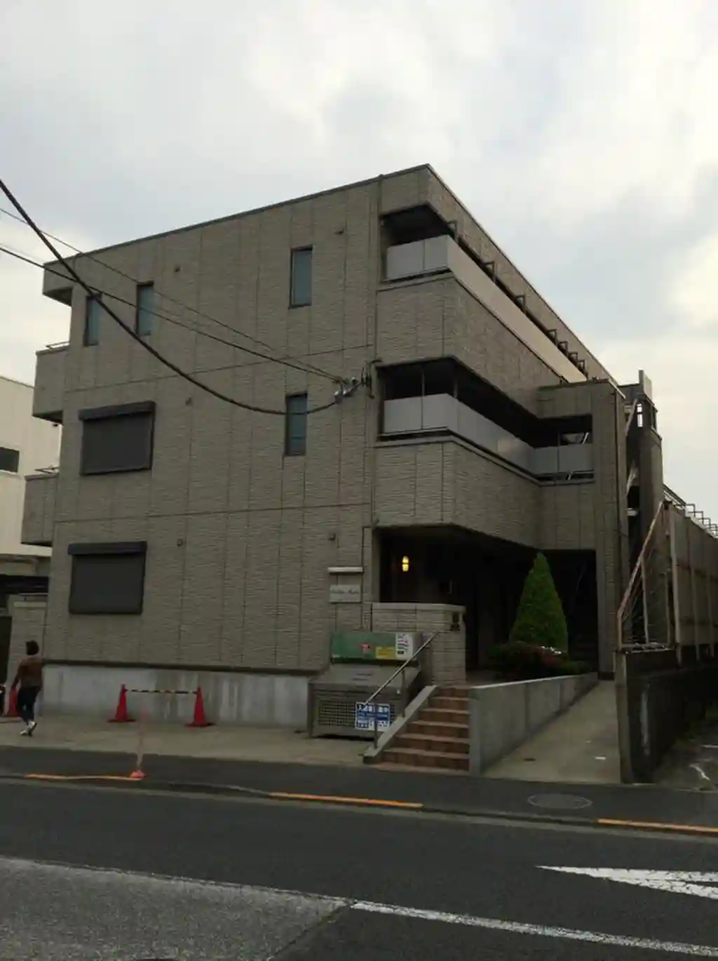コリーヌスガイ 外観
