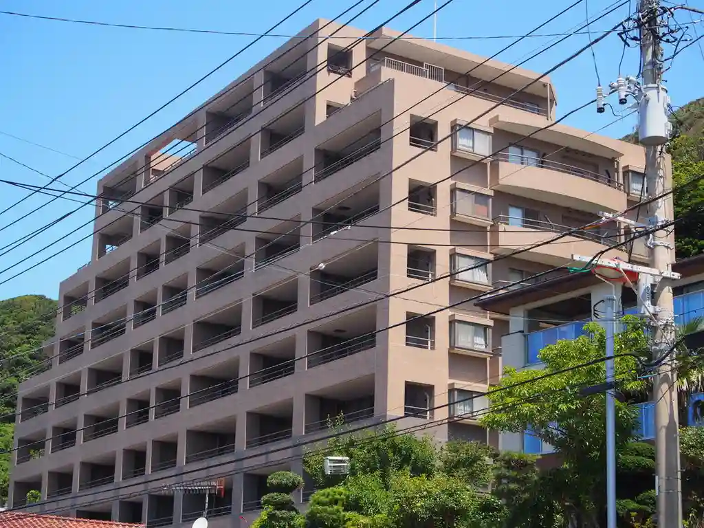 ファミール南葉山 西海岸通り 外観