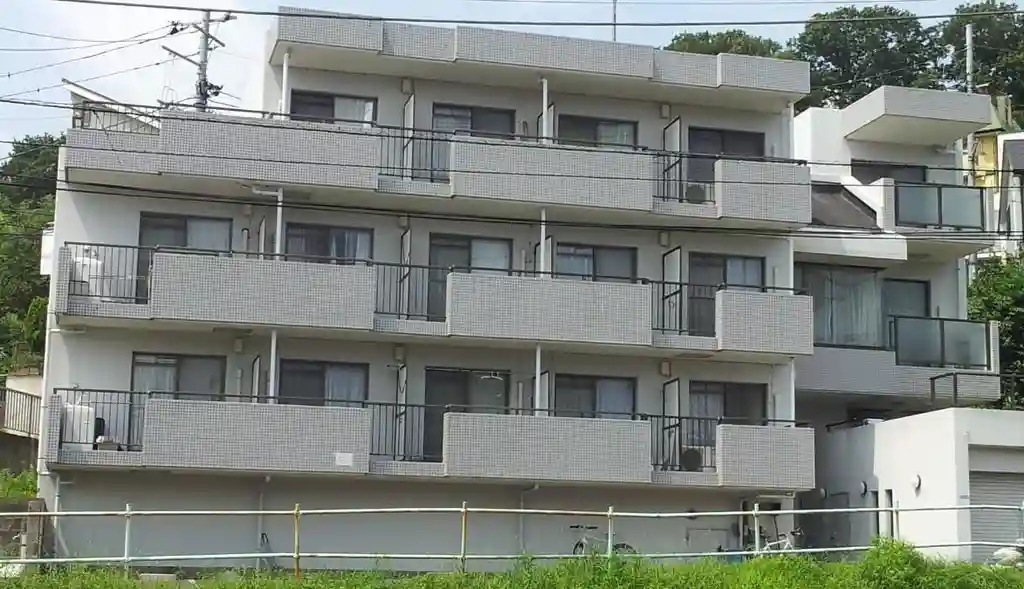 コラージュ 外観