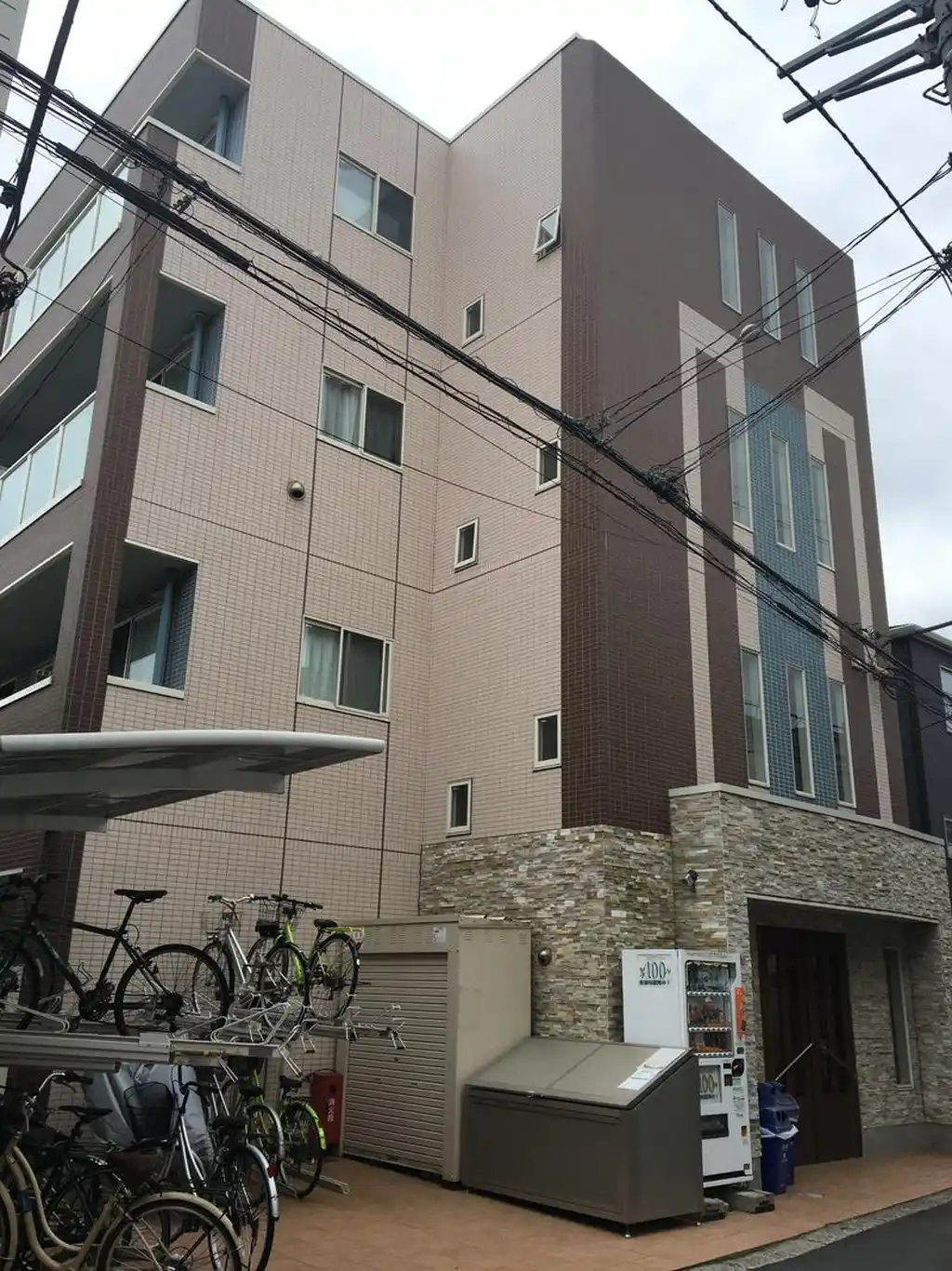 アルコバレーノ マクハリ 外観