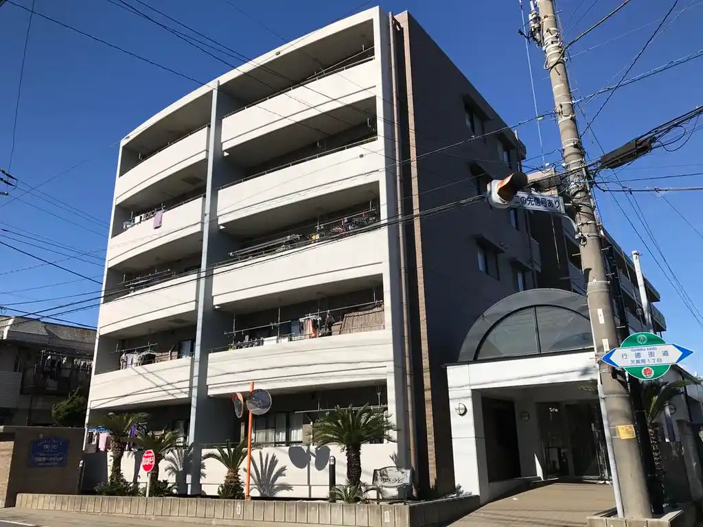 リバーコート英光 外観