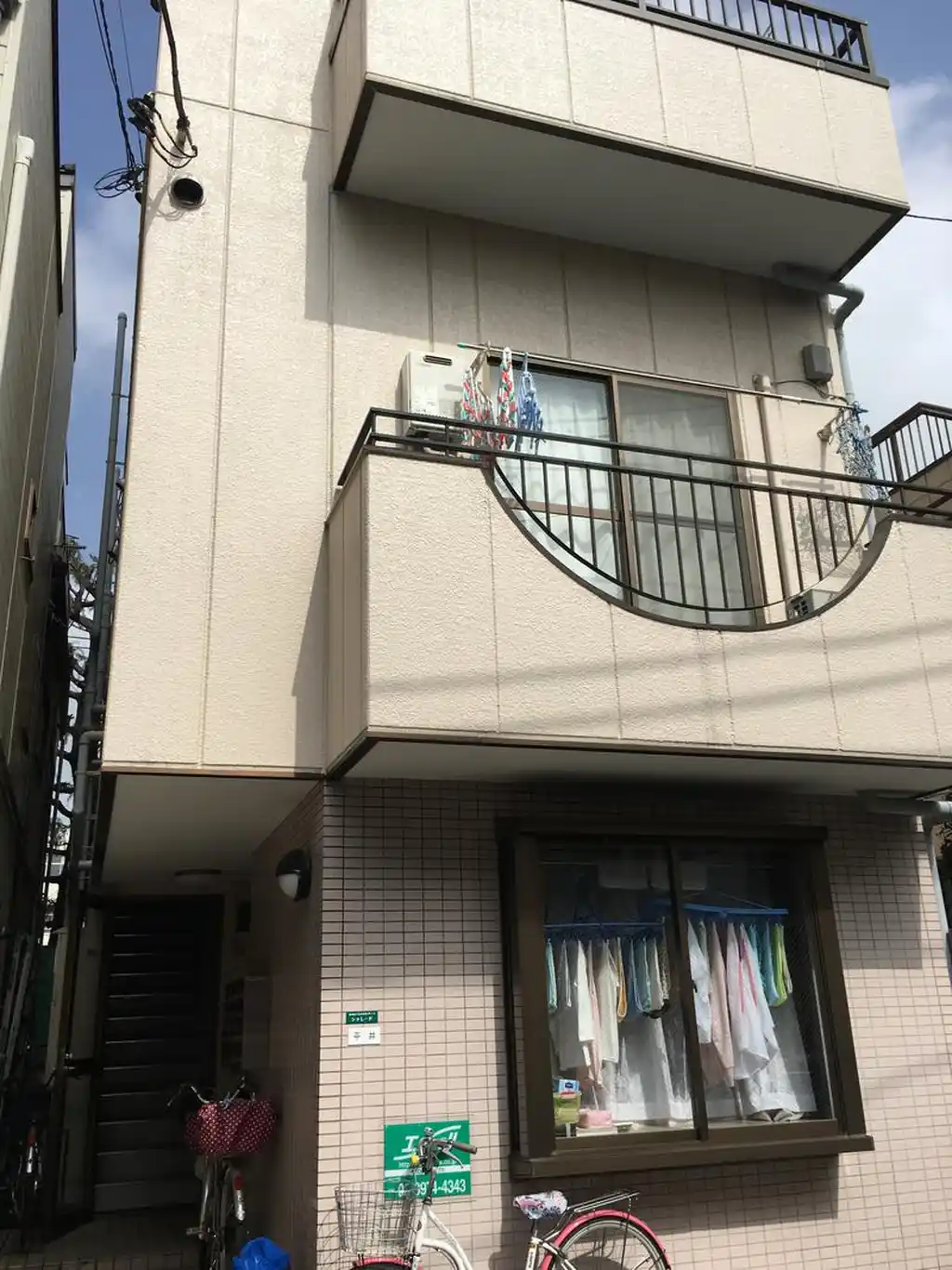 シャレード 外観