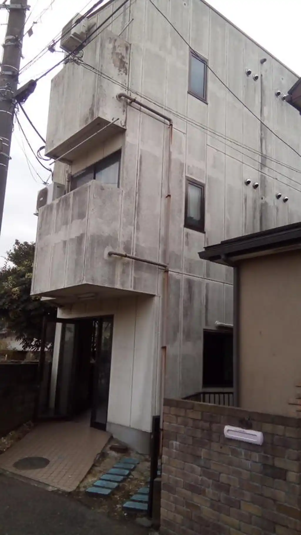 リバーサイドよこと 外観