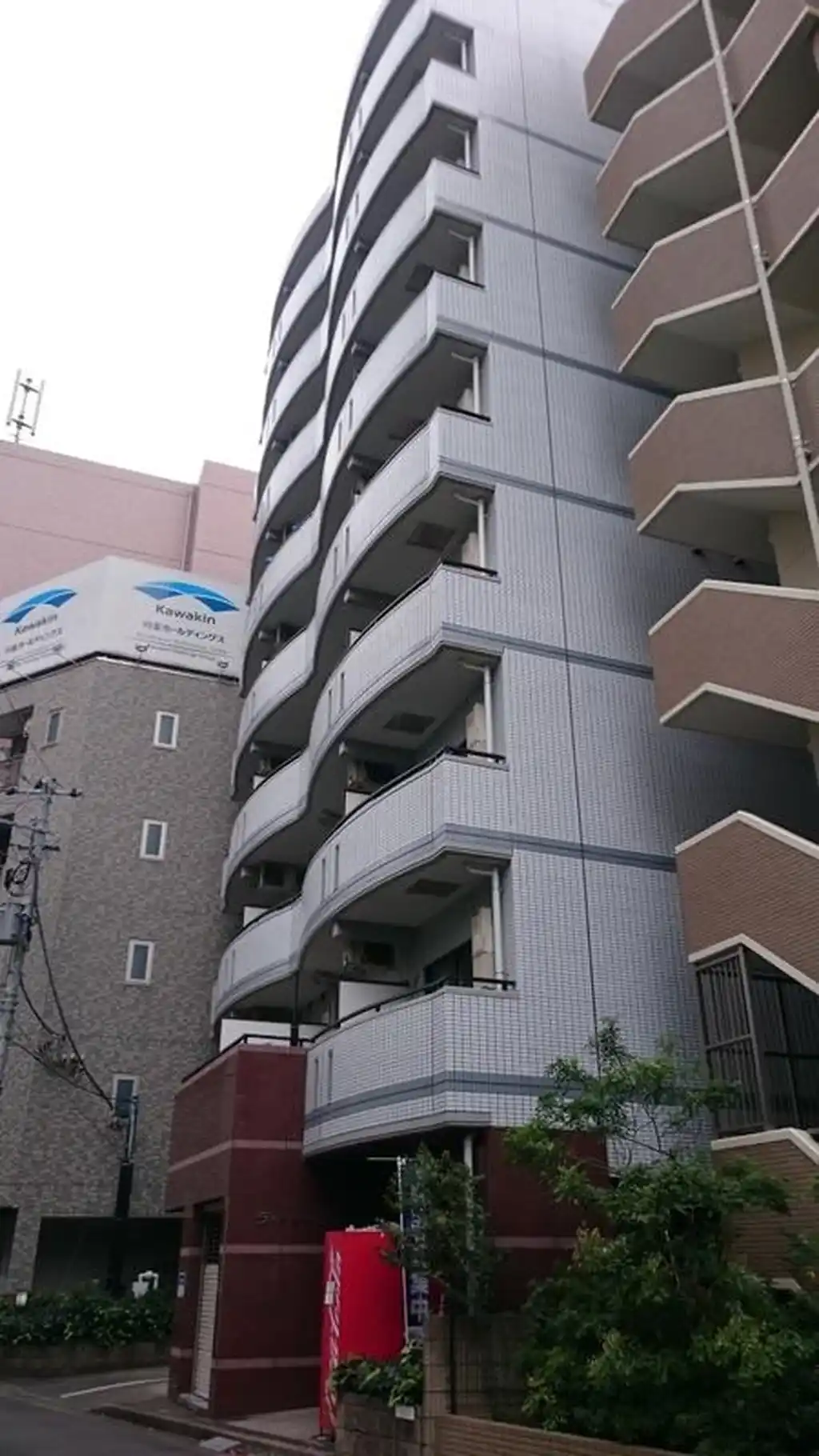 ラトゥール川口 外観