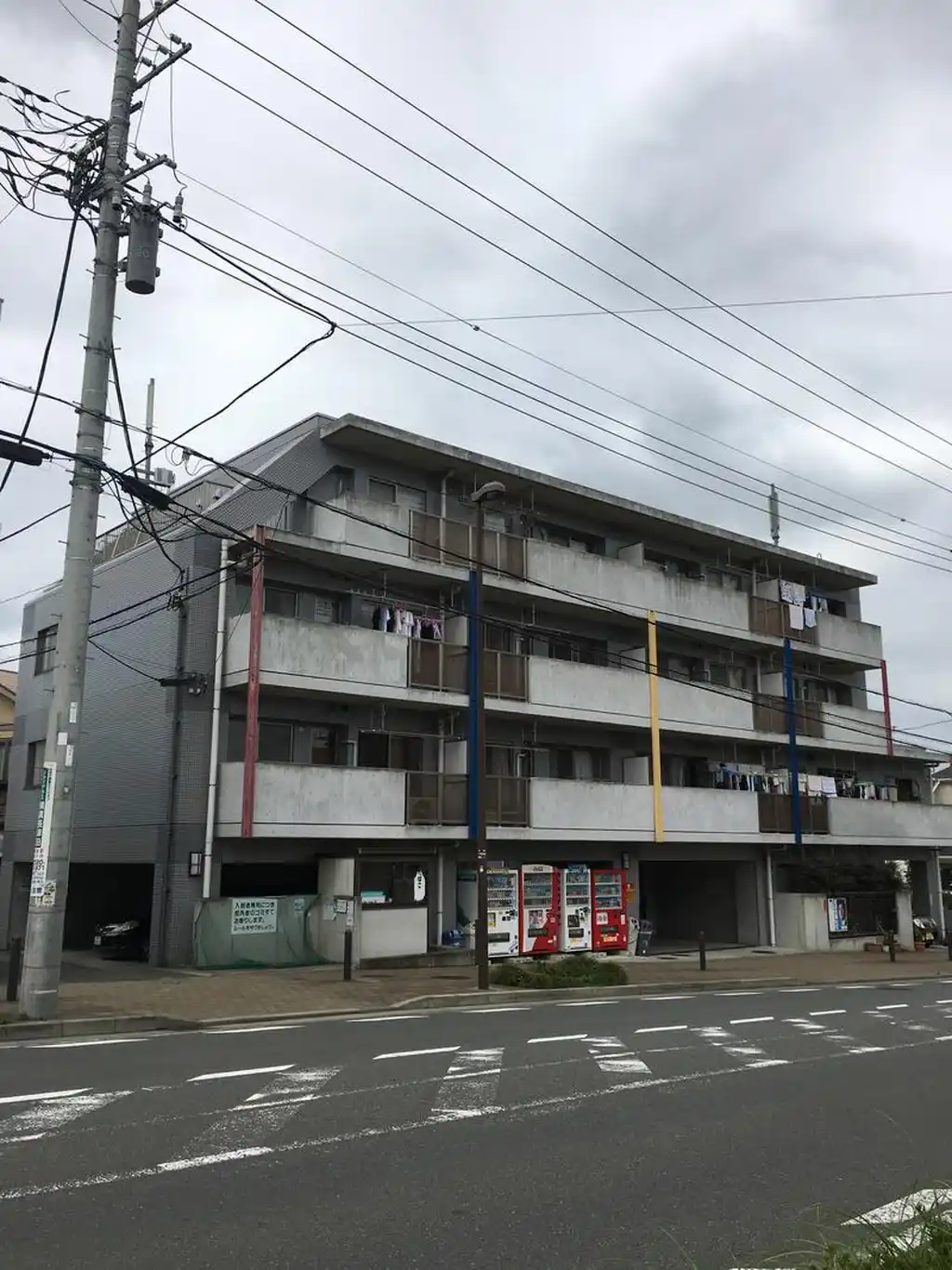 アヴァンスフォルジェ 外観