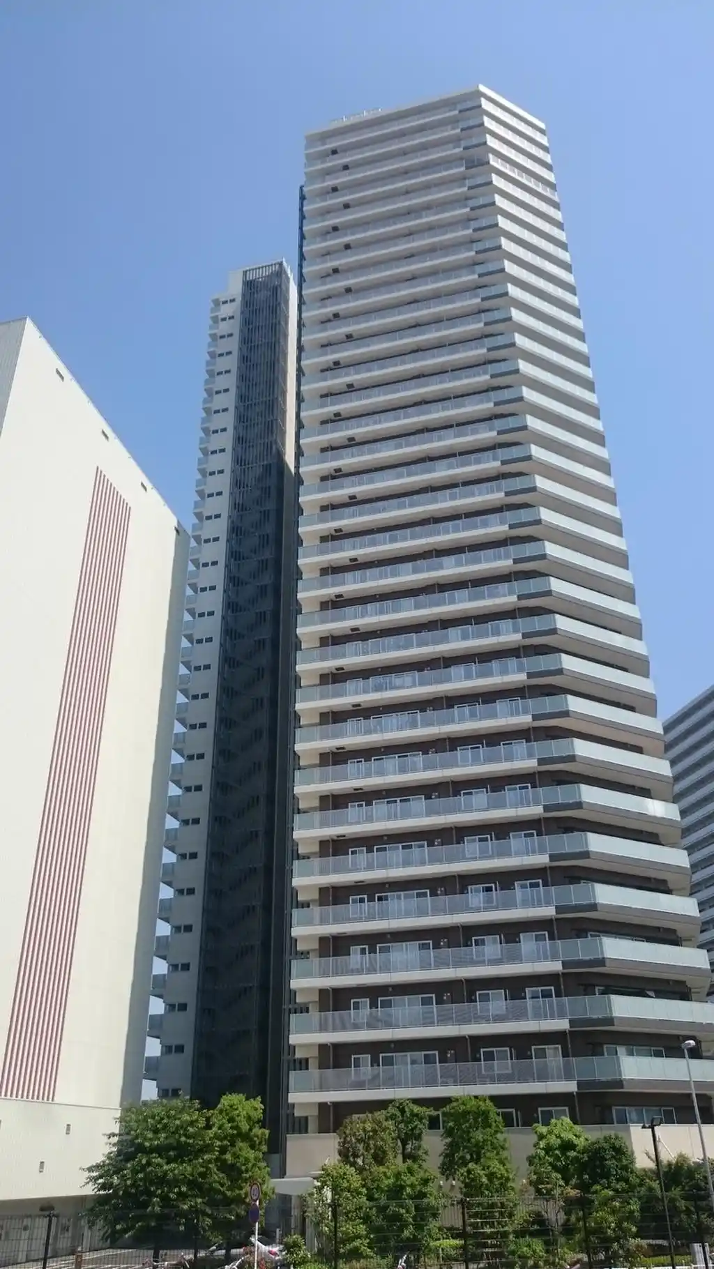 ミッドオアシスタワーズ タワー棟 外観