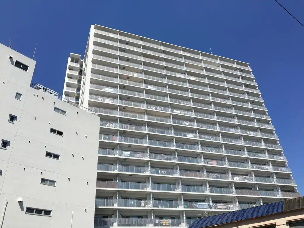 クリスタルマークス 外観