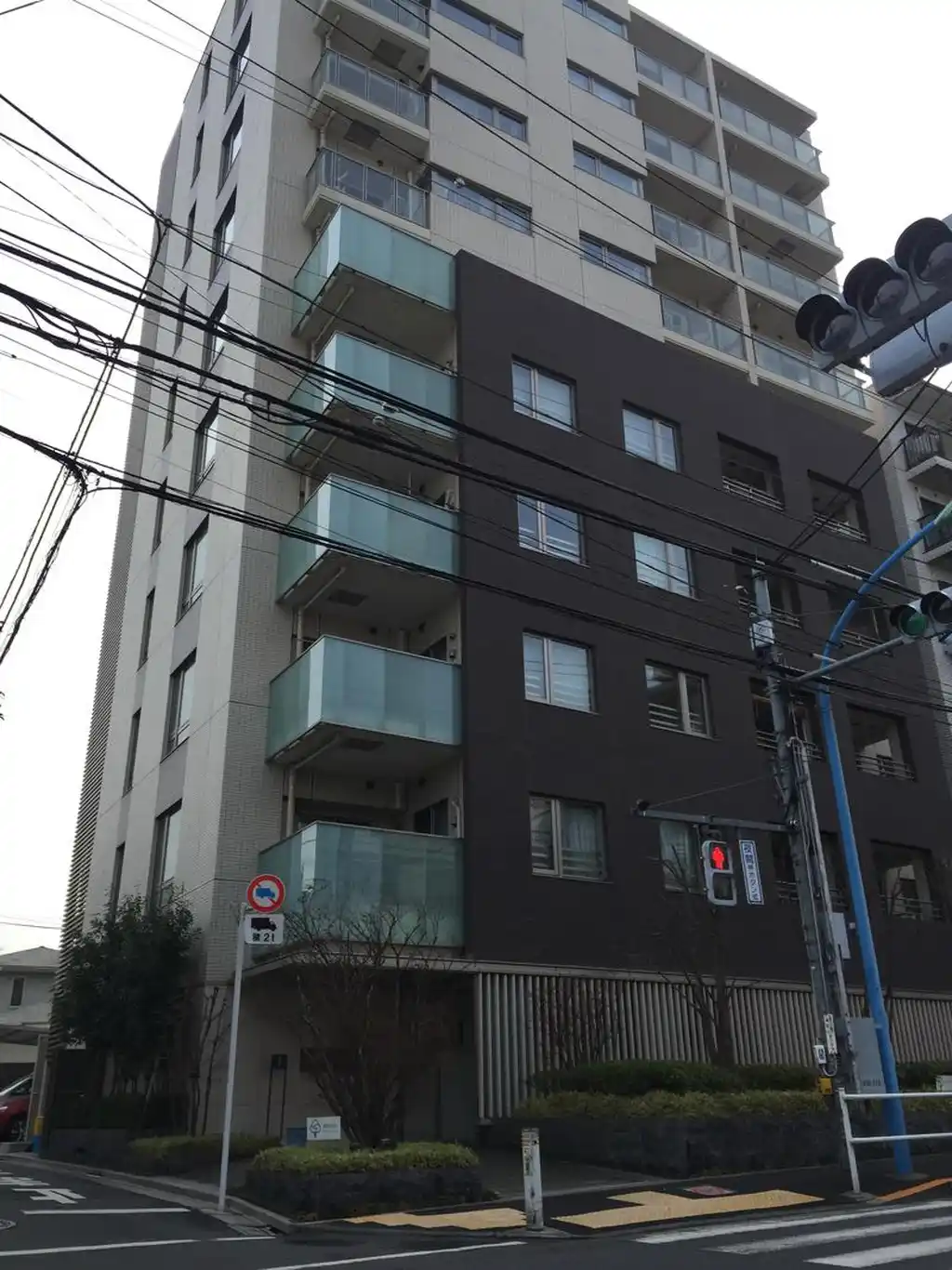 イニシアイオ新宿夏目坂 外観