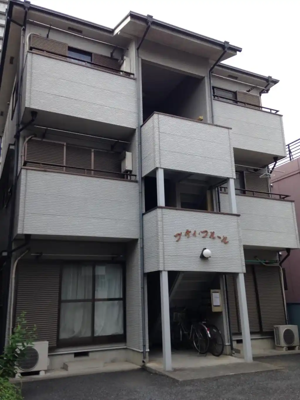 プチィ・フルール 外観