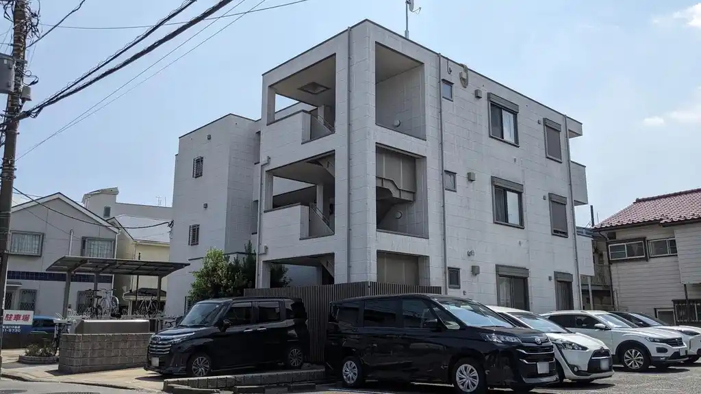 ファミタシオン 外観