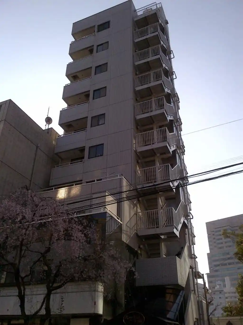サンテバンサガ 外観