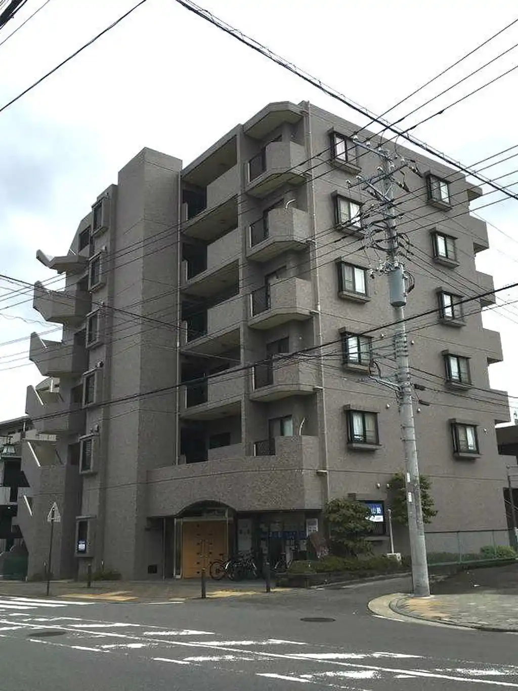 ASSOLATO SEDE 外観
