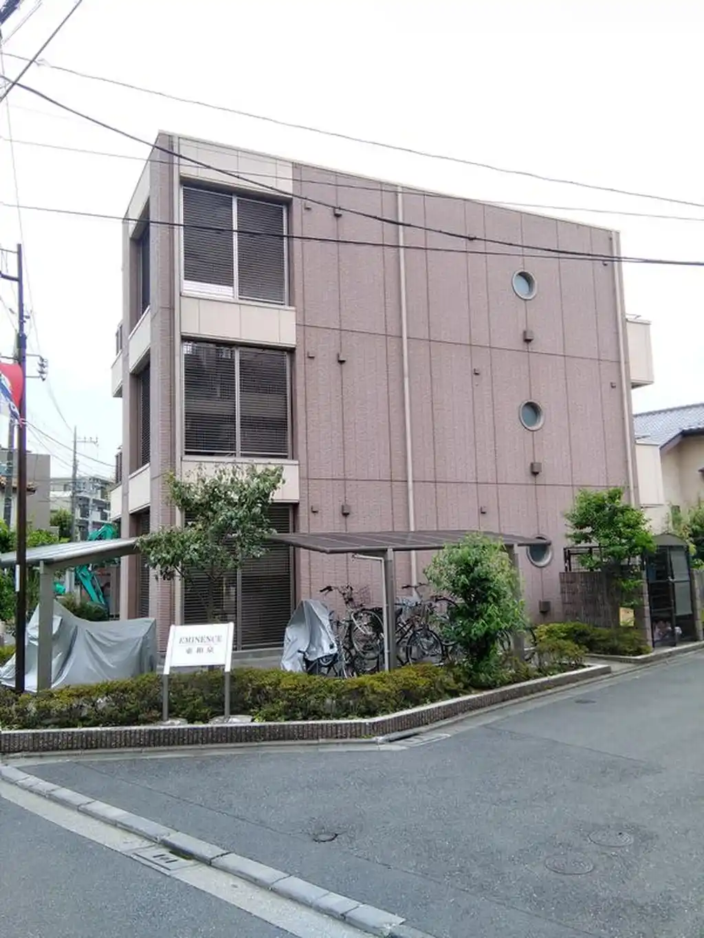 エミネンス東和泉 外観