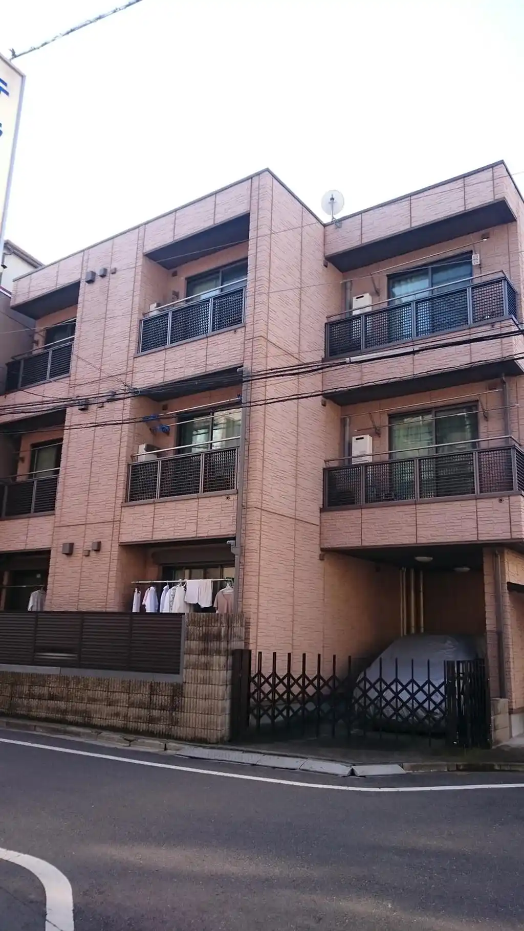 シェルマンドミール 外観