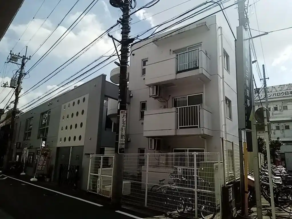 ウィスタリアフラット 外観