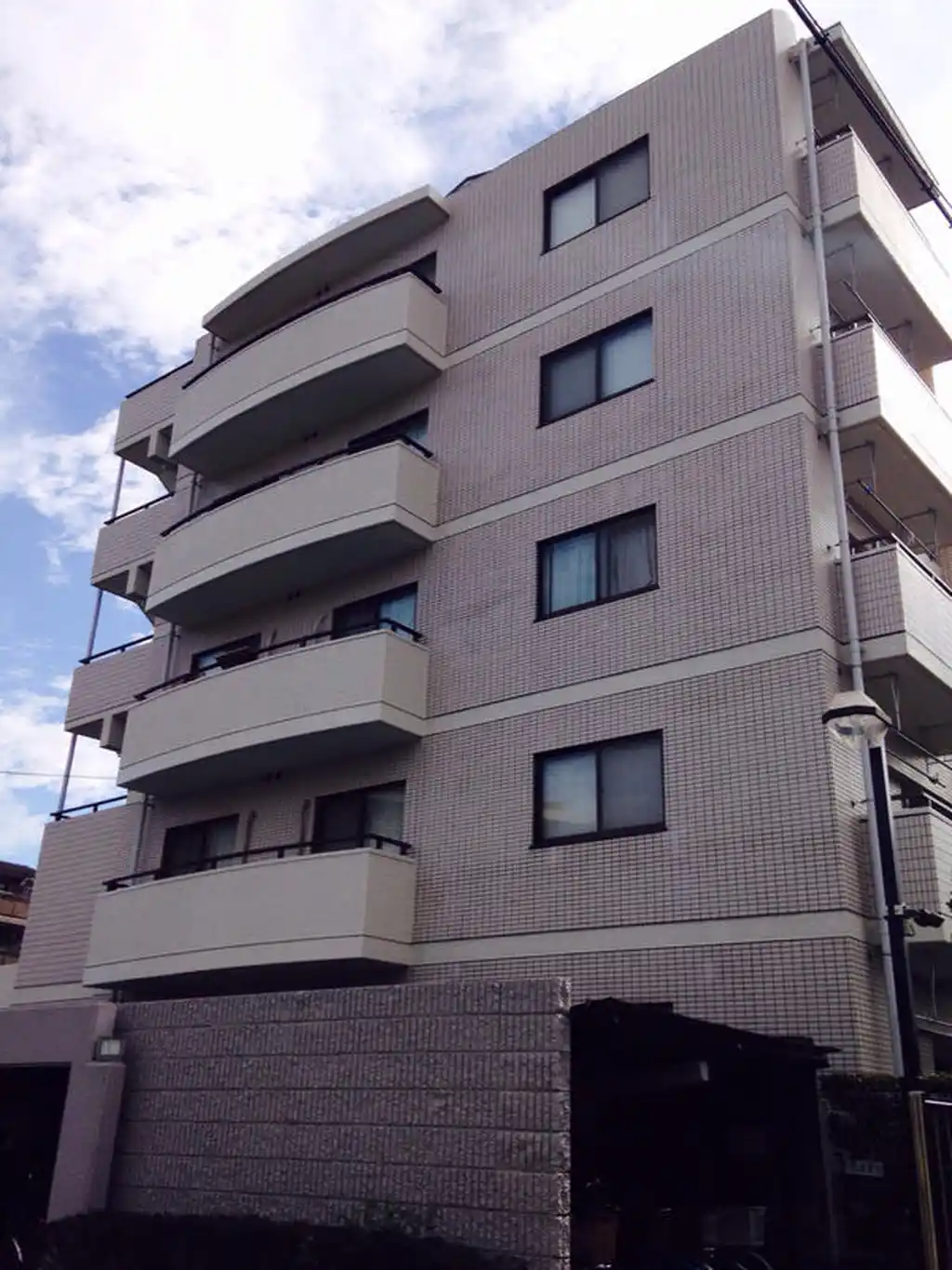 クレスト南浦和参番館 外観