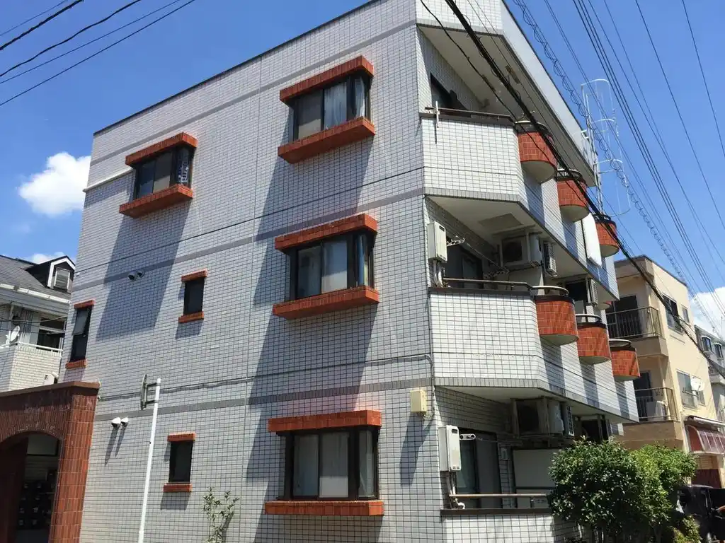 エンブレム・M 外観