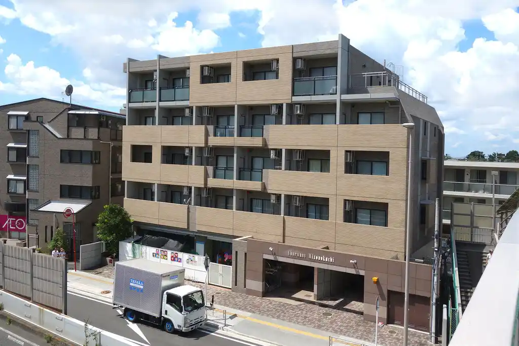 シャルマン溝の口 外観