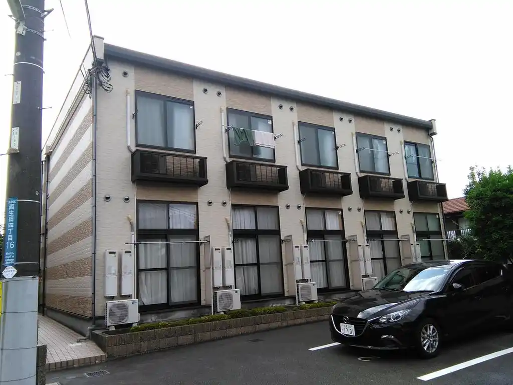 レオパレスカサベルデ 外観
