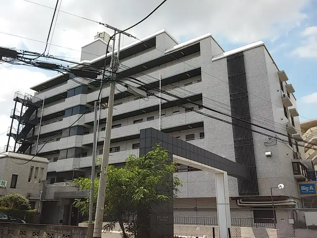 グランドール久米川 外観
