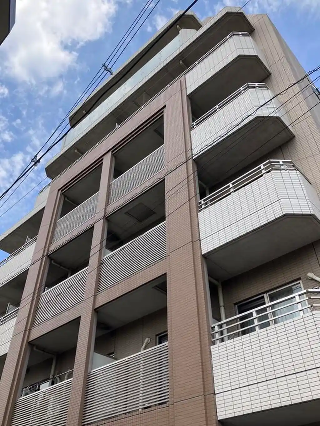 アルドール・K 外観