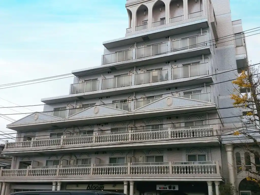 アドラブール 外観