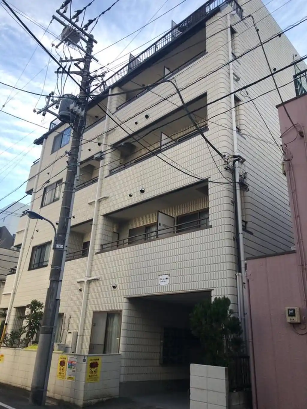 フローレス赤羽 外観