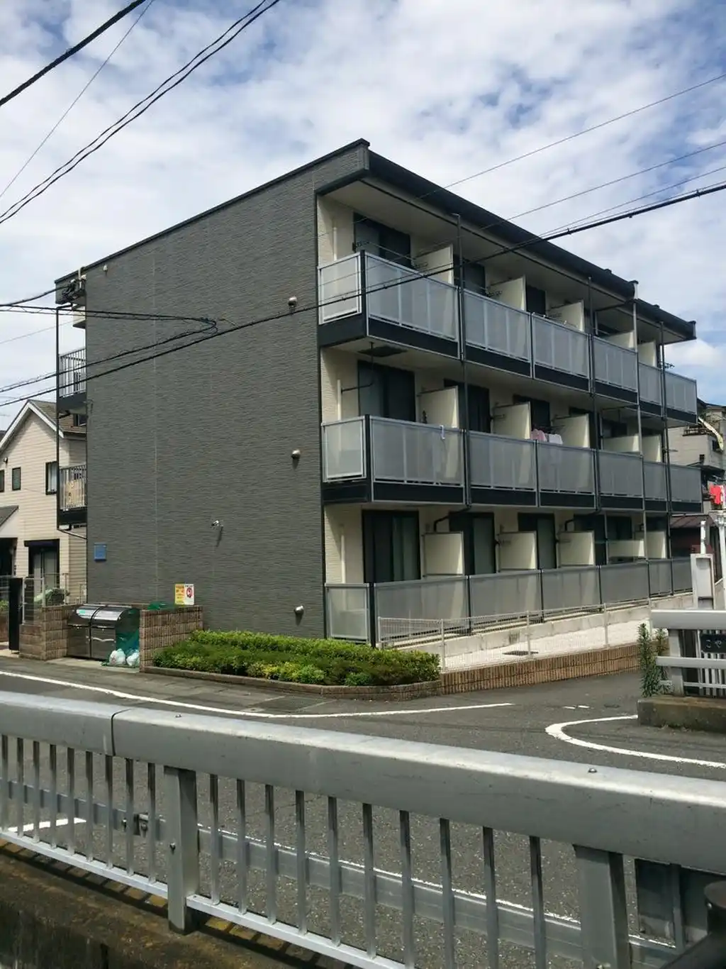 レオパレスフラッシュステージ 外観