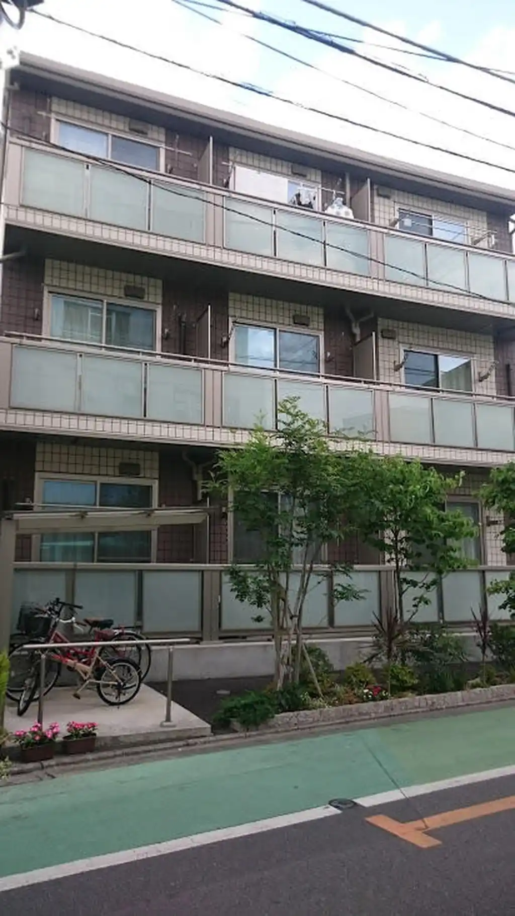 LA TELLE II 外観