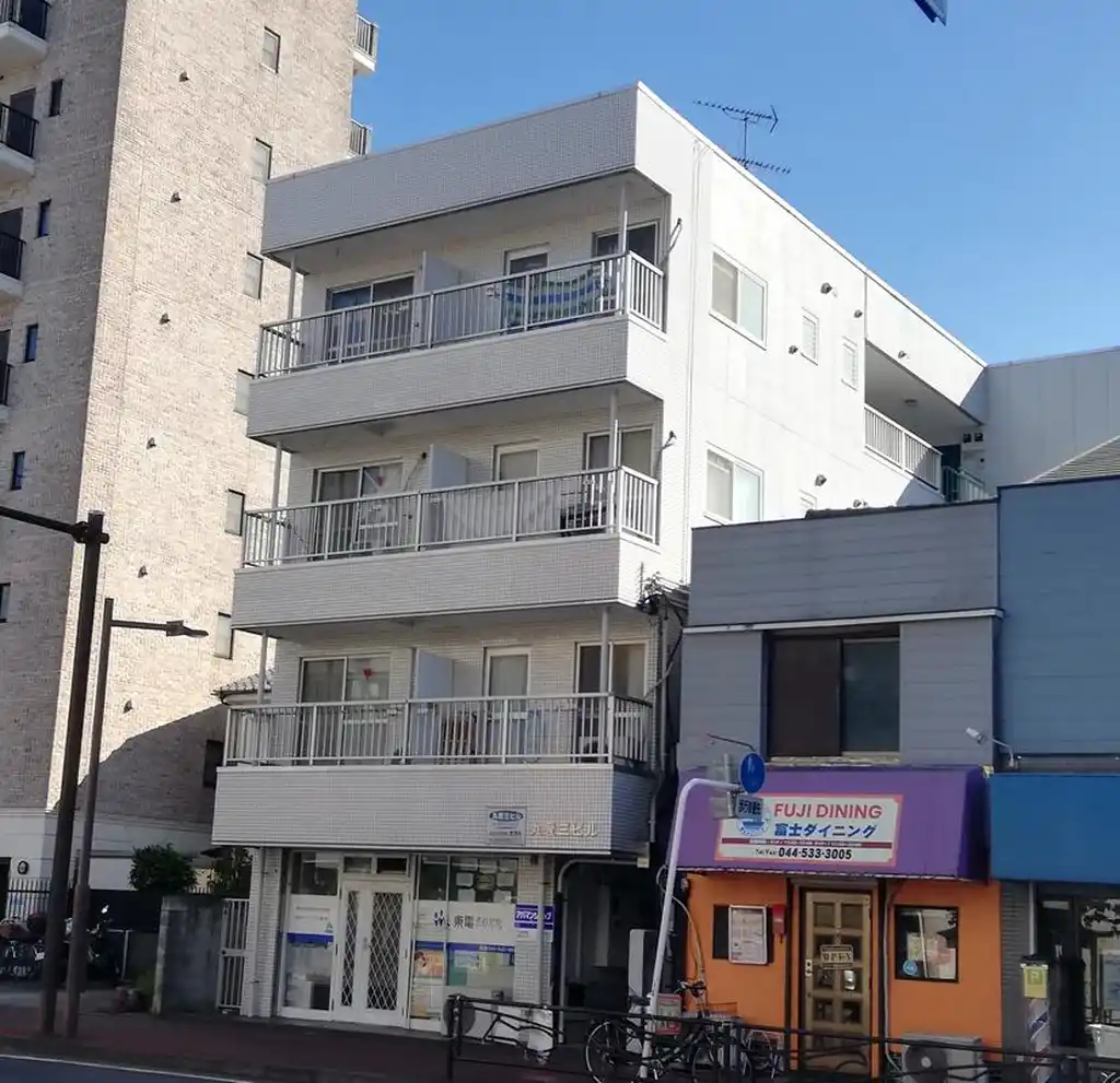 丸登三ビル 外観