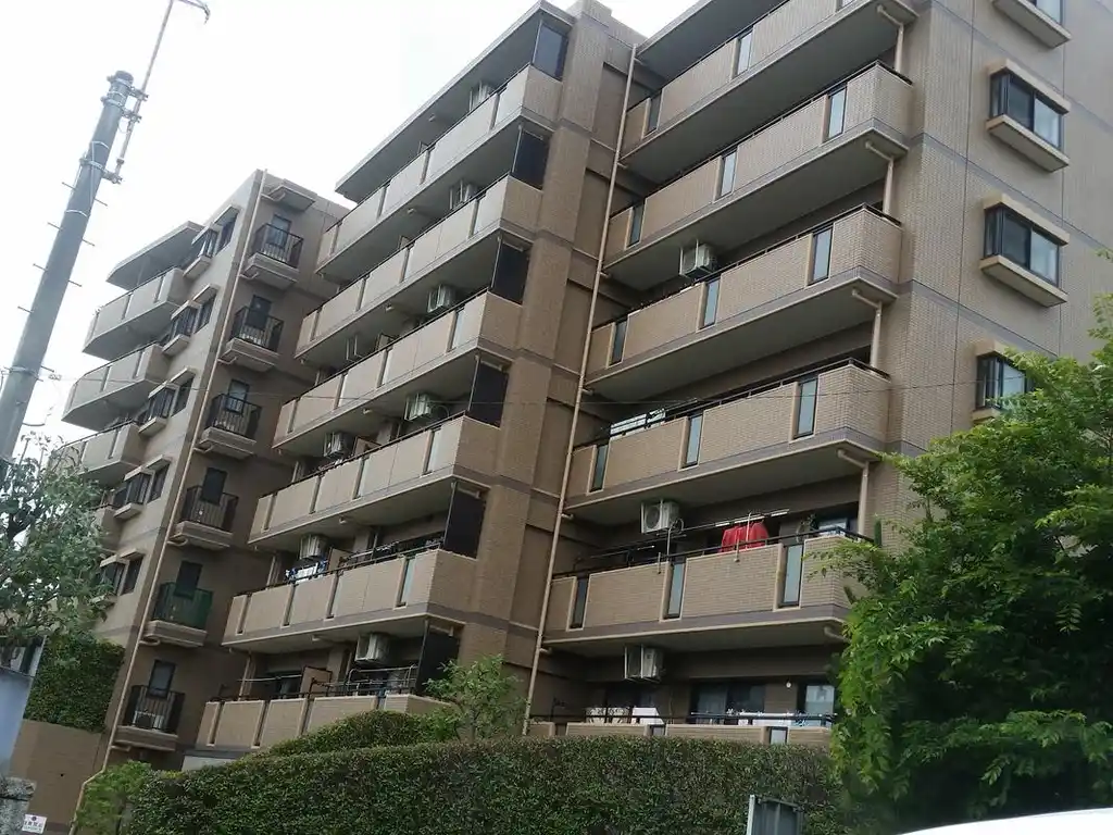 ライオンズガーデン久地 外観