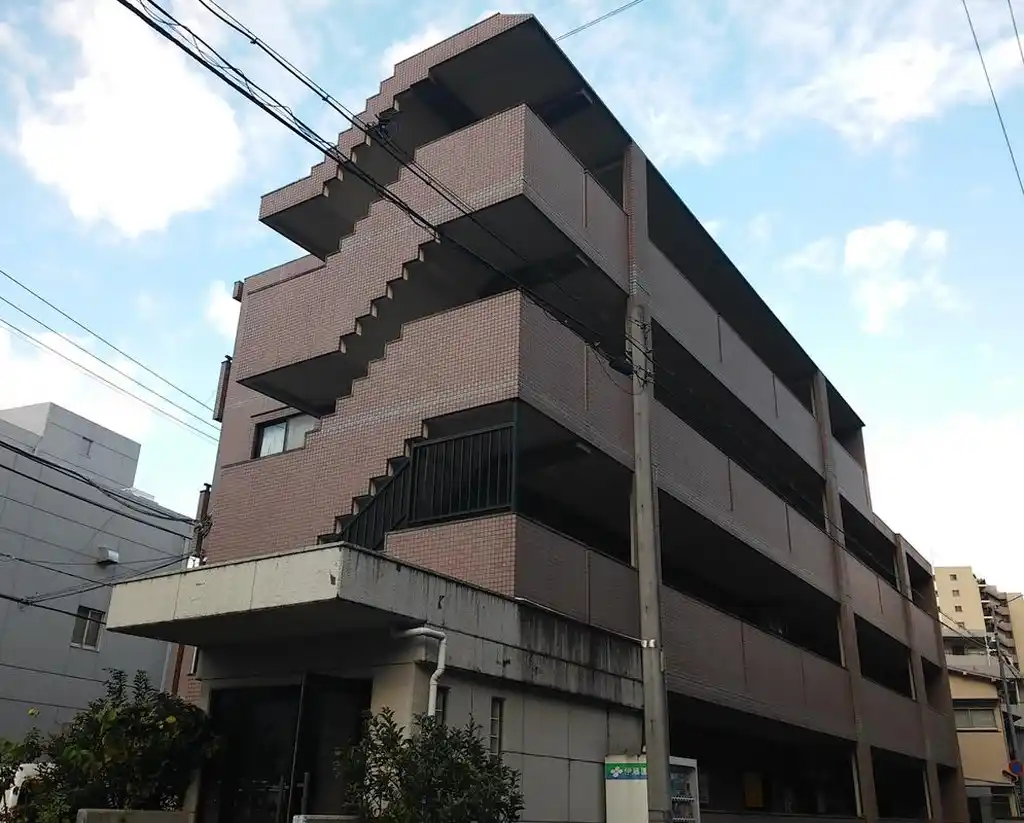 シャトルパレス 外観