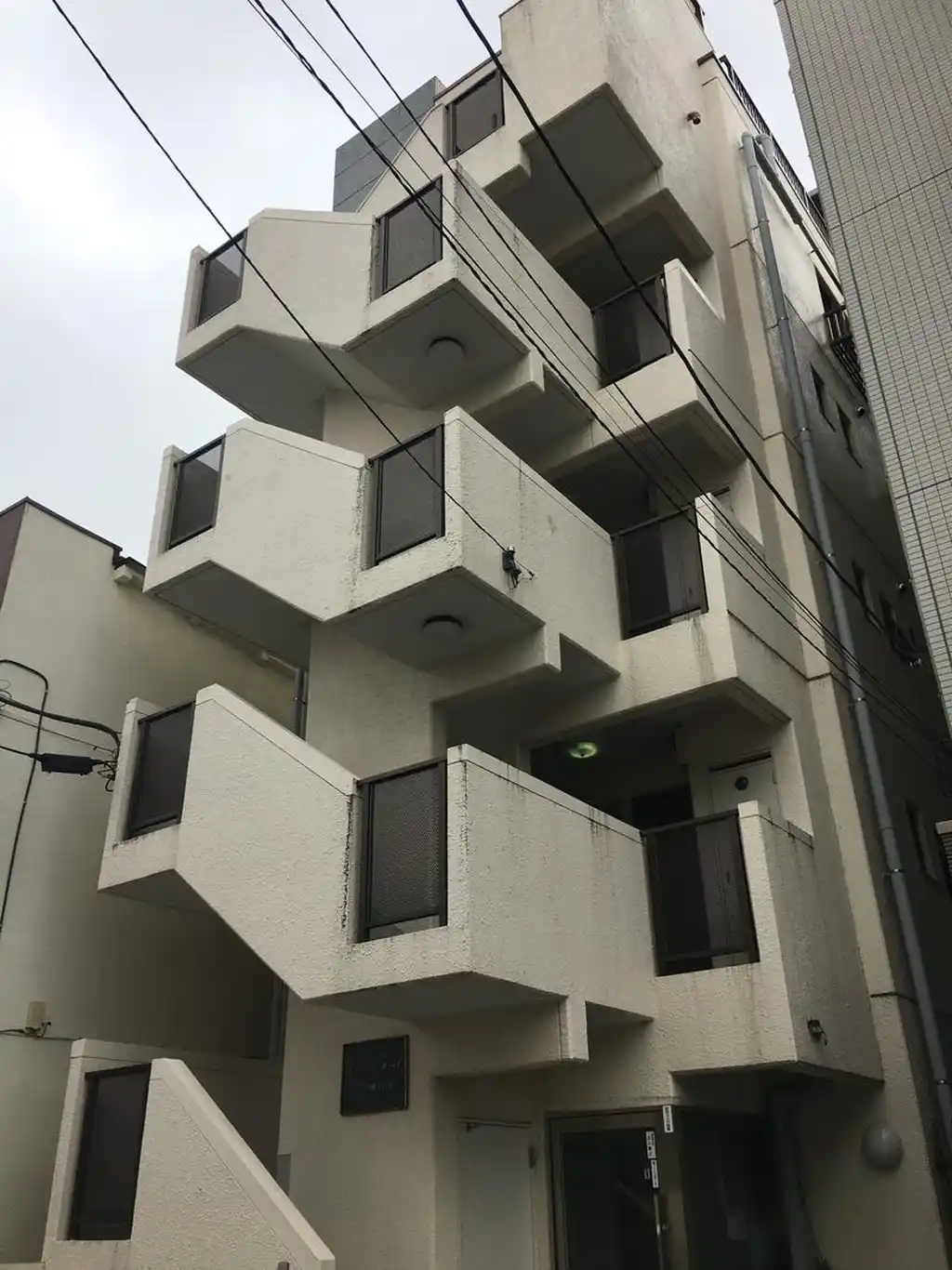 クリスタルコート 外観