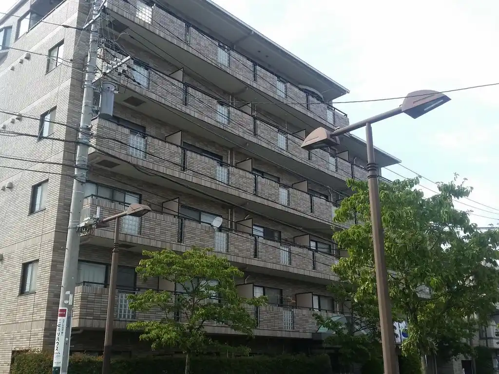 インジュネス 外観