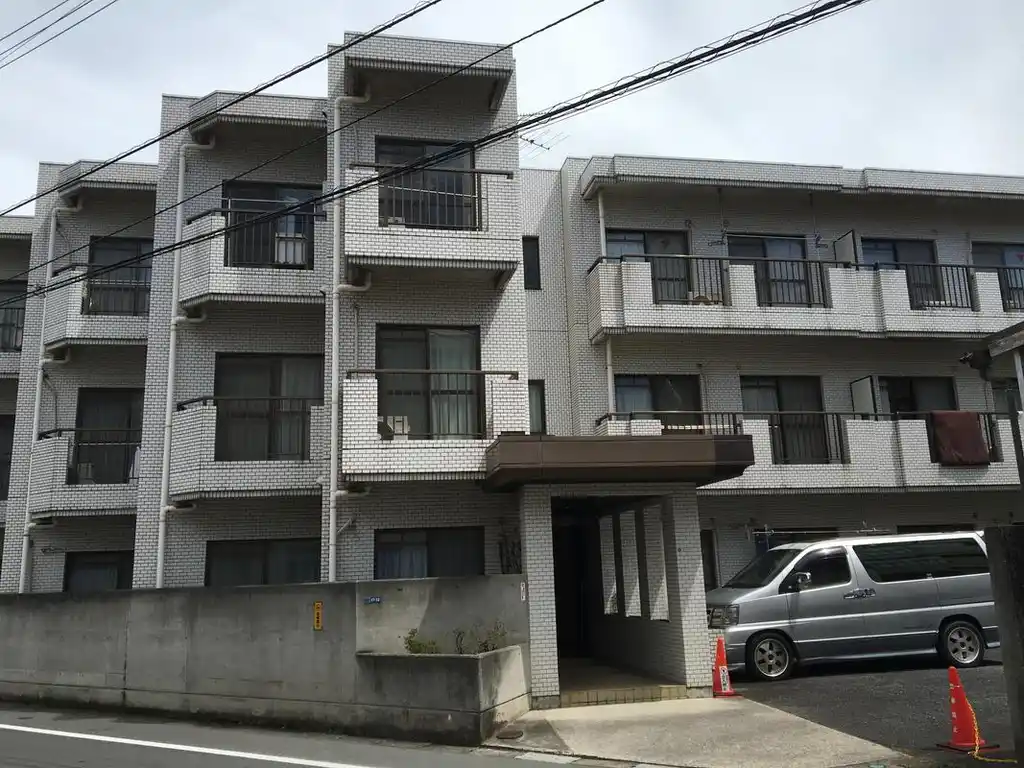 ホワイトレジデンス市川 外観