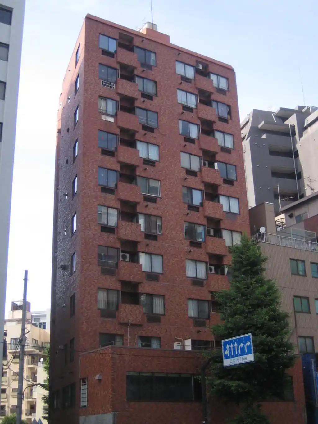 ライオンズ三田 外観