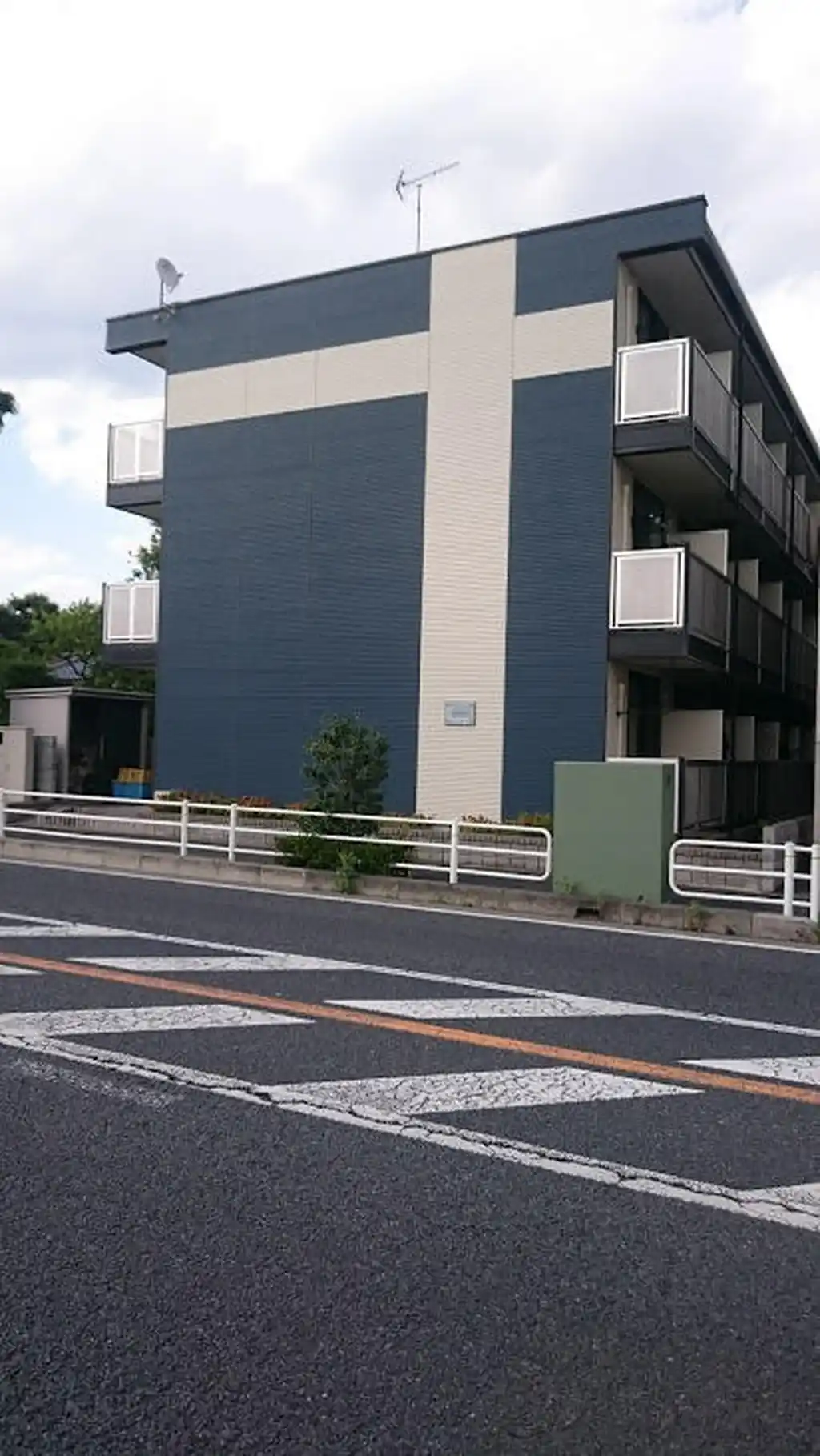 レオパレスプレジデントハイツ 外観