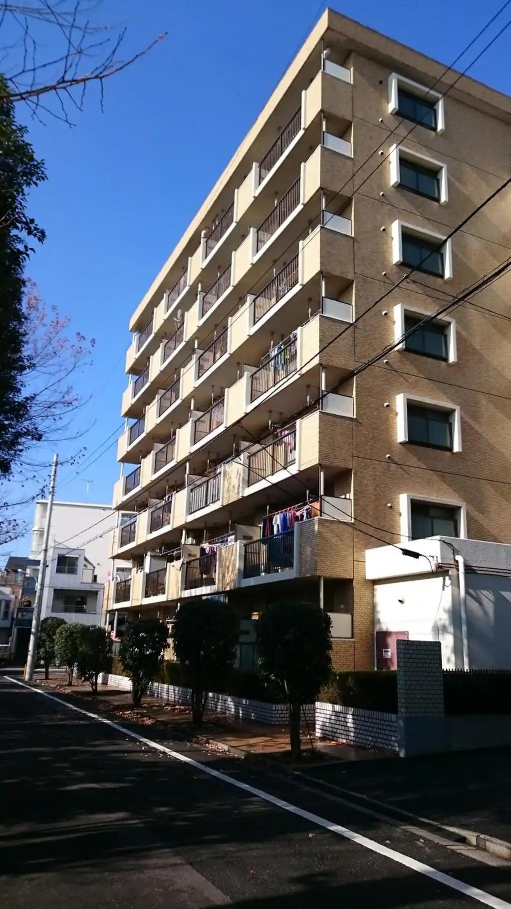 ロイヤルハイツ高島 外観