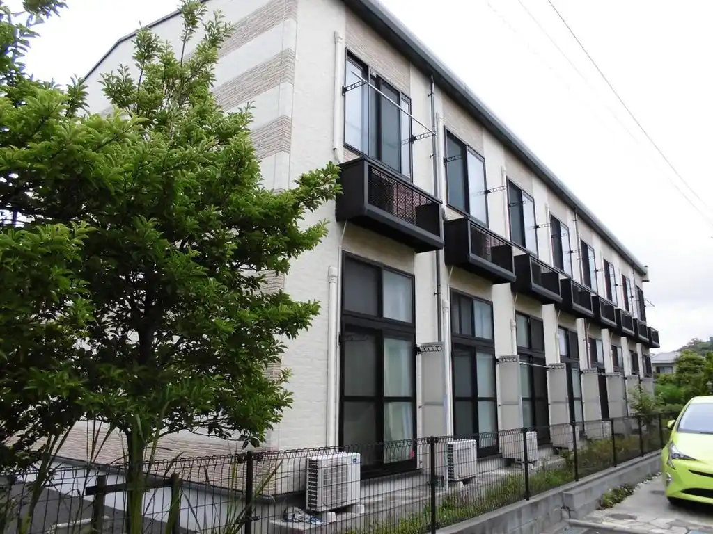 レオパレスブラッサム鎌倉 外観