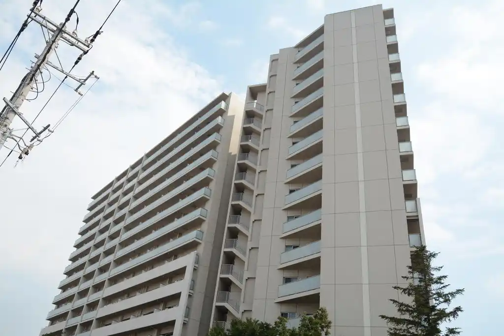 パークホームズグランファースト(鈴木町)エアリーコート 外観