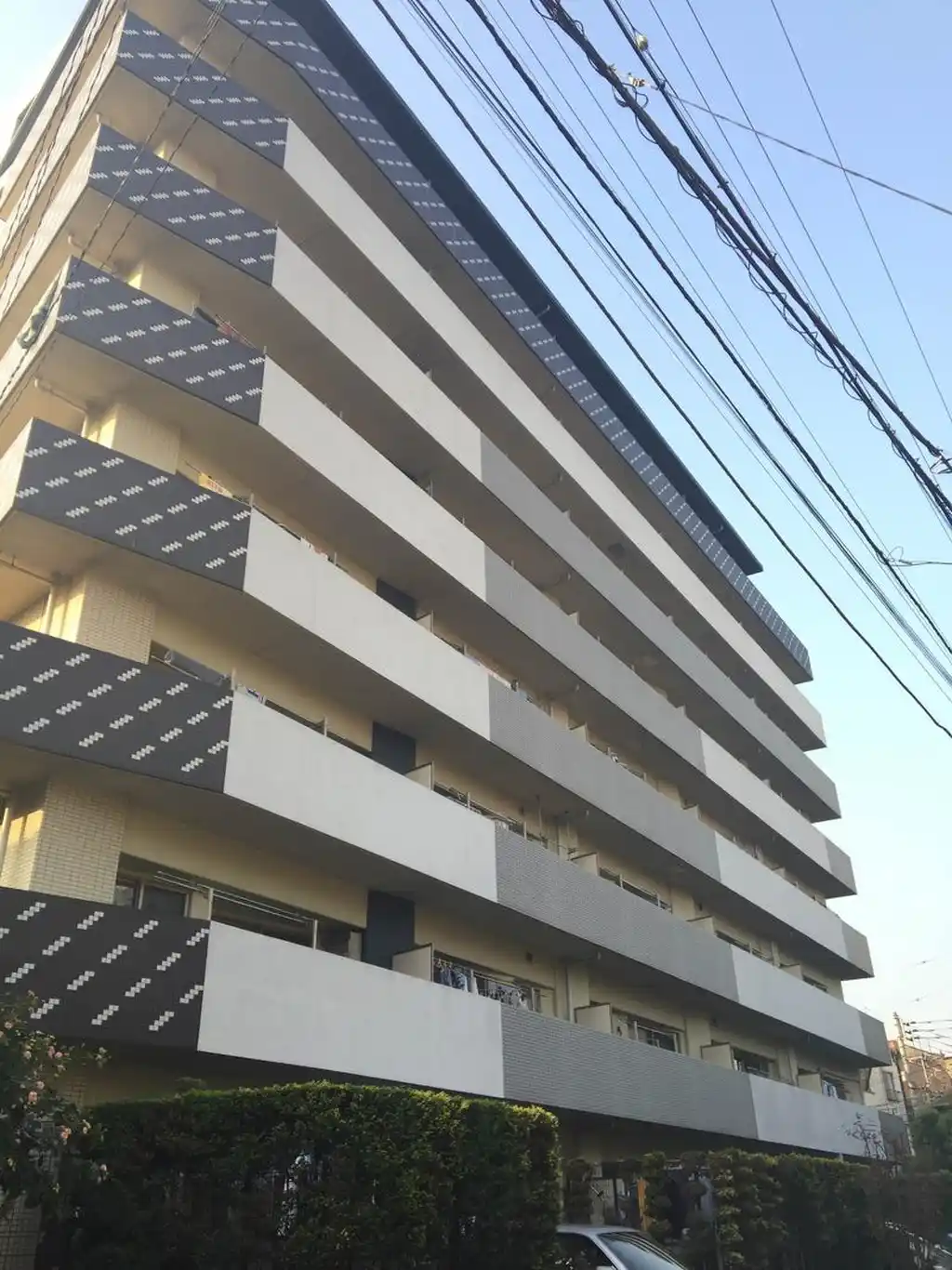 シュロス台東根岸 外観