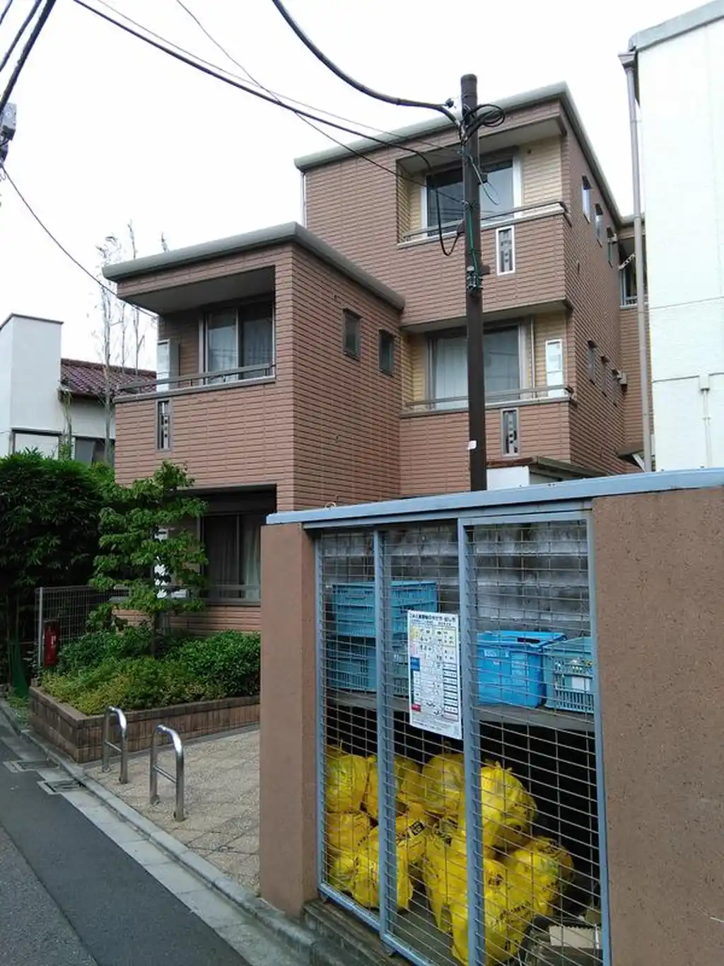 高根サンスター 外観
