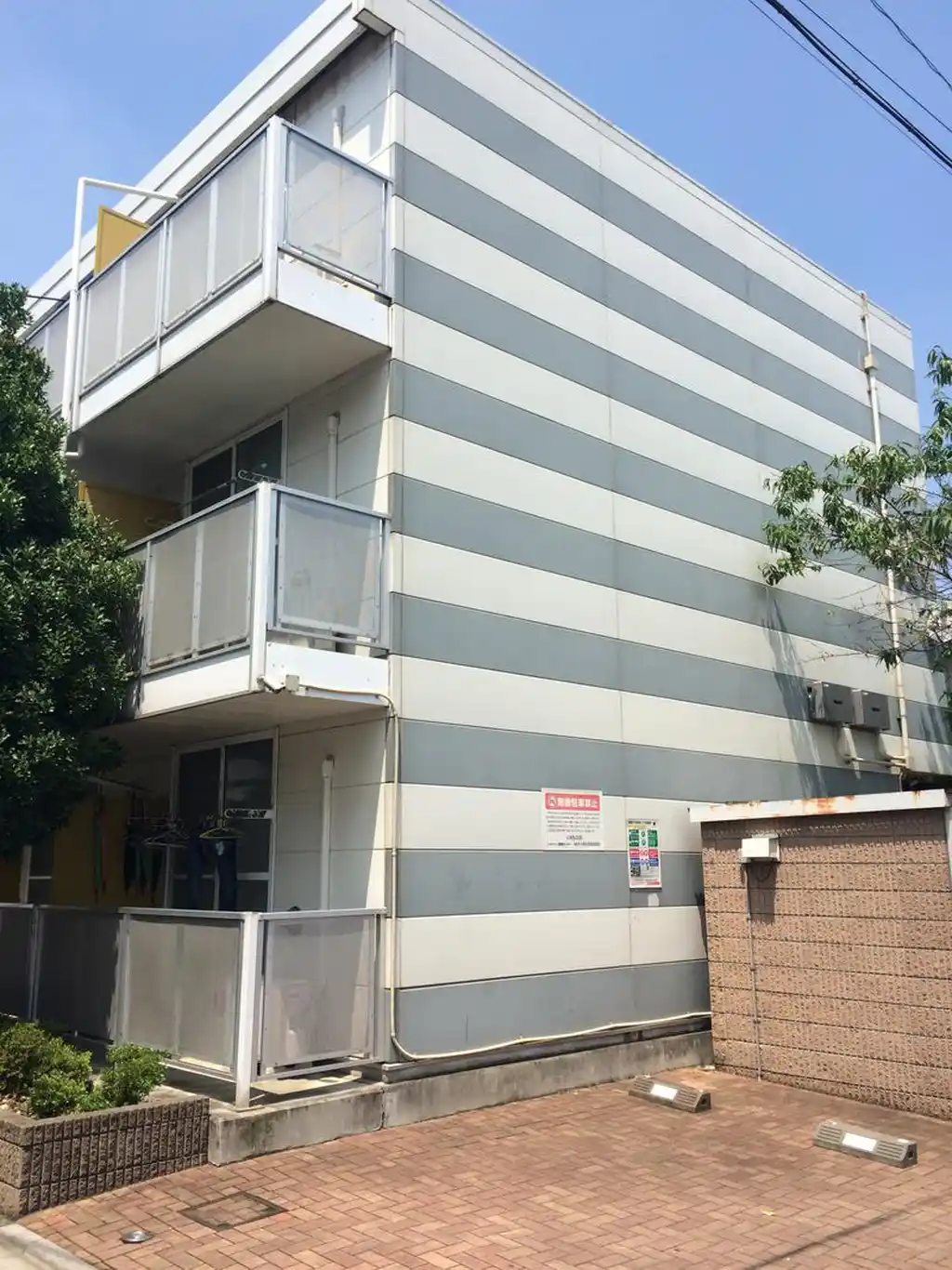 レオパレスワカバコーポ 外観